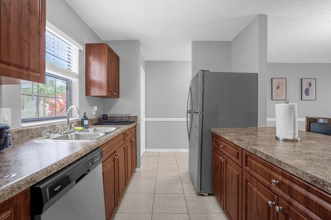 Building Photo - 13921 Heritage Club Dr