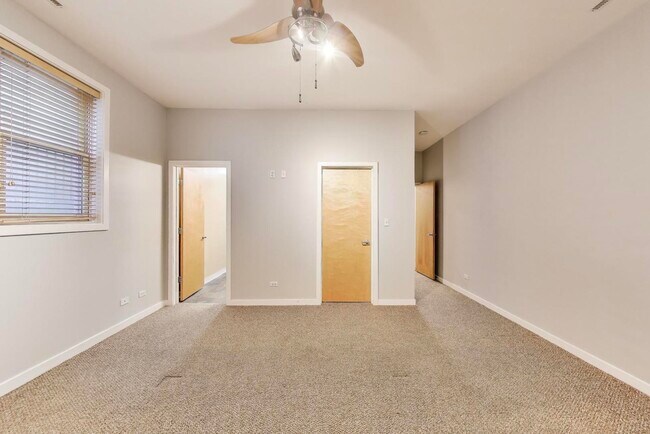 Building Photo - 421 S Ridgeland Ave