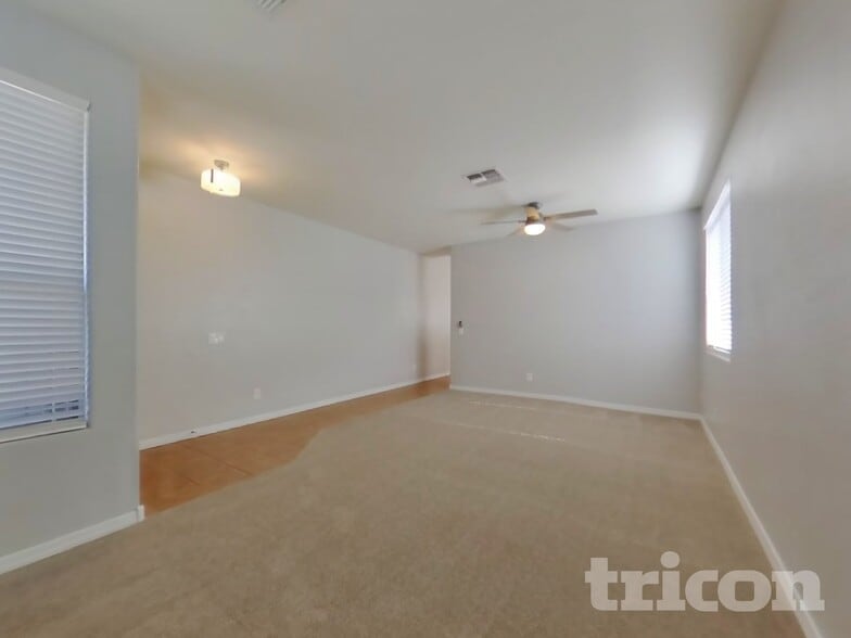 Building Photo - 17220 W Lundberg St