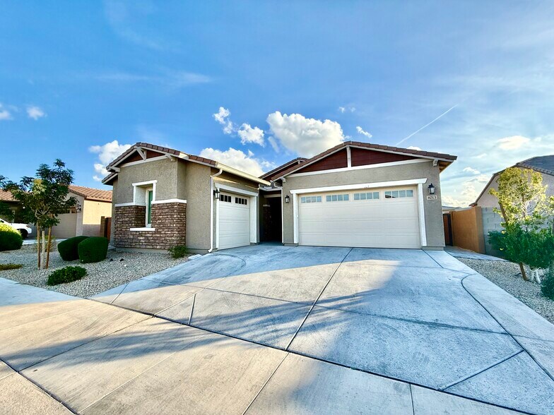 Building Photo - 4013 W Buist Ave