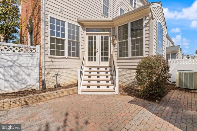 Building Photo - 42465 Regal Wood Dr