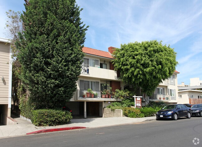 Building Photo - Brockton 05-LA