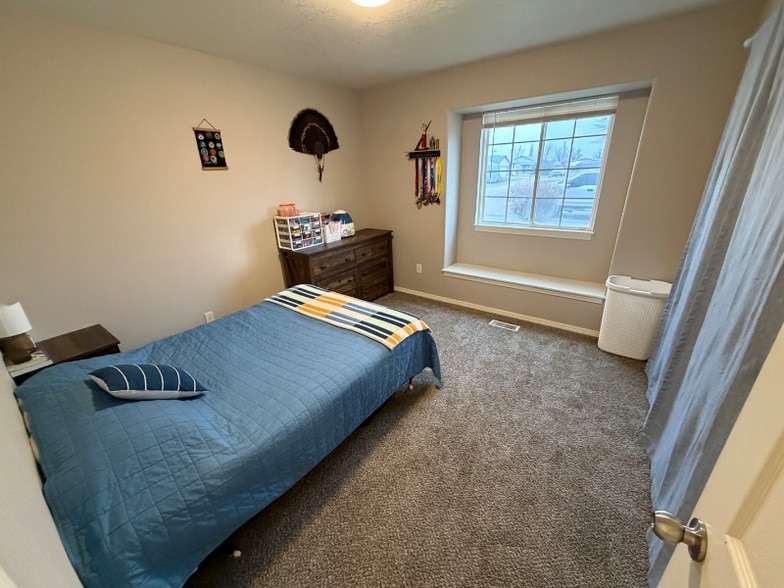 Building Photo - 1740 Peregrine Dr