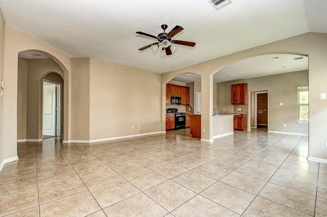 Building Photo - 27014 Henson Falls Dr