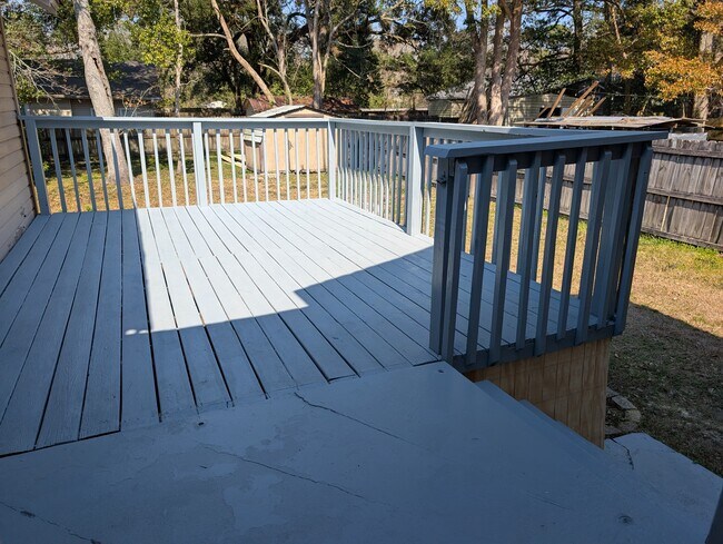 Building Photo - Old Government