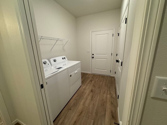 Building Photo - 3-bedroom, 3-bathroom South Fargo Family H...