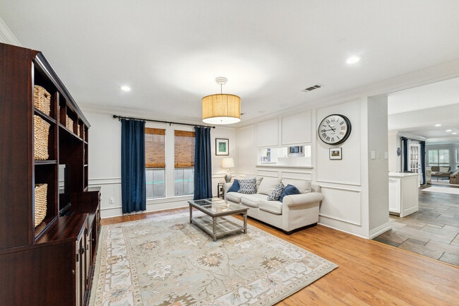 Building Photo - 3444 Normandy Ave