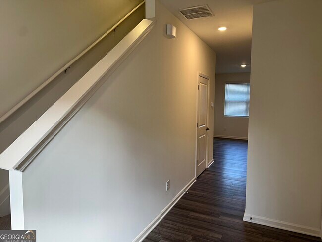 Building Photo - 1070 Paddington Dr