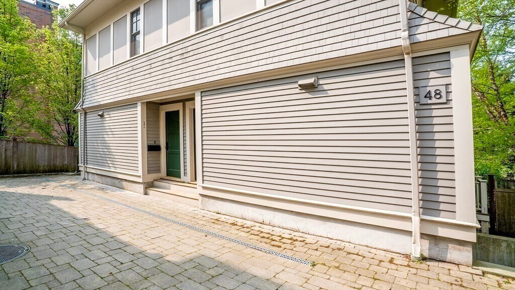 Building Photo - 48 Concord Ave