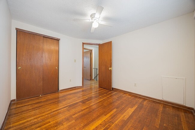 Building Photo - 3399 Beachworth Dr