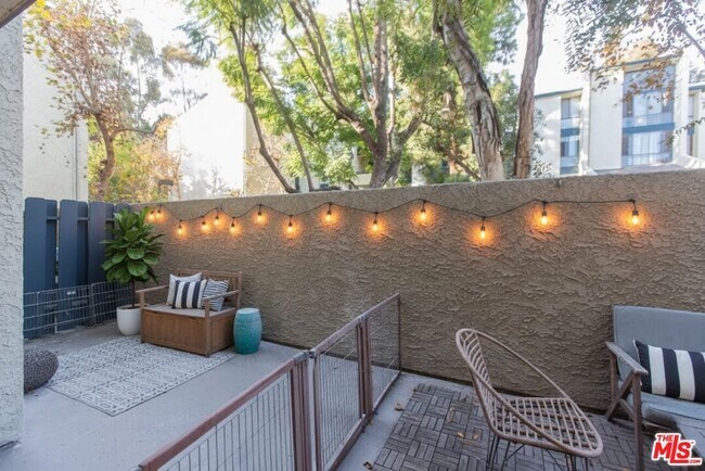 Building Photo - 4041 Via Marisol