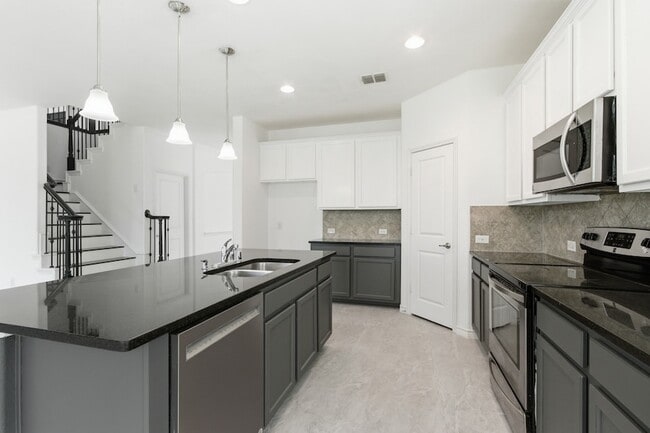 Building Photo - 11300 Hubbard Creek Dr