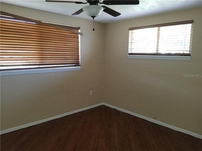 Building Photo - 2531 Almond Dr