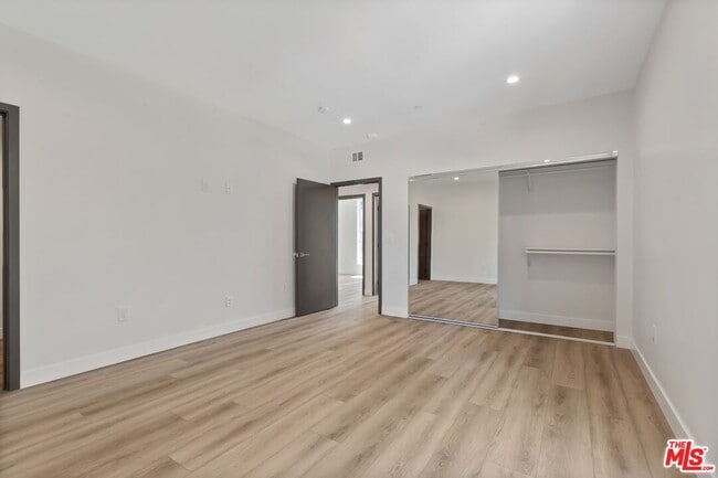 Building Photo - 6603 Fulton Ave
