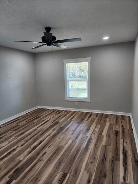 Building Photo - 12877 E State Hwy 21