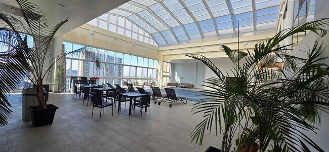 Building Photo - 1221 N Dearborn Pkwy