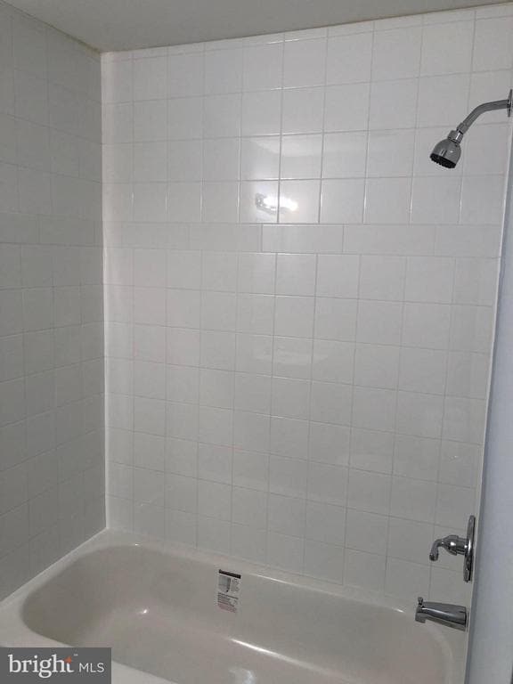 Building Photo - 204 Northview Dr