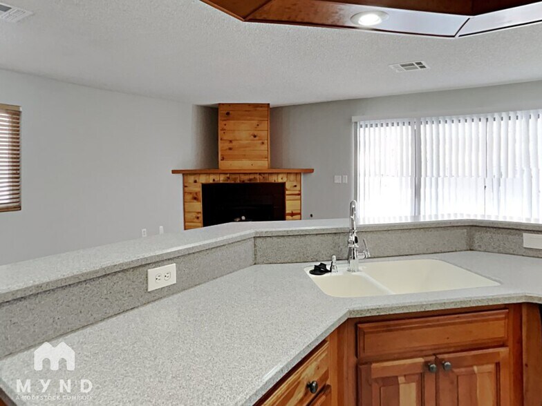Building Photo - 142 Wynntry Dr