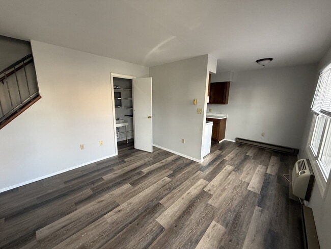 Building Photo - 2-Bedroom Gem in Versailles, OH!"