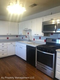 Building Photo - 3405 Lometa Dr