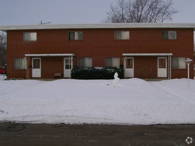 Building Photo - 730 Pierce St S