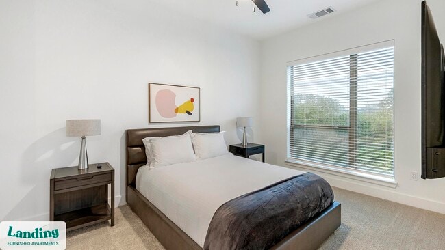 Building Photo - 650 E Sycamore St