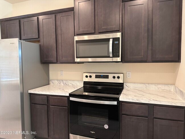 Building Photo - 8226 Watercourse Wy