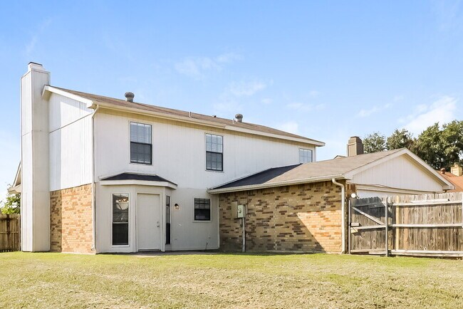 Building Photo - 1217 Greenbriar Ln