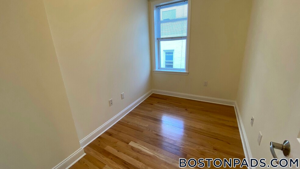 Building Photo - 3 Chauncy St