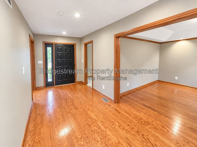 Building Photo - 7205 Forest Brook Blvd