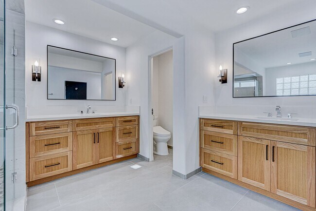 Building Photo - Beautifully Remodeled, 4BR4.5BA Hill Section Home w/ Amazing Panoramic Ocean Views, 3 Decks, Atri...