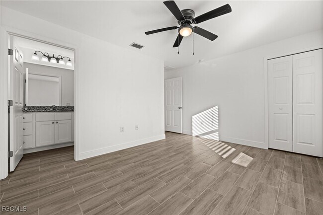 Building Photo - 915 Graystone Ave