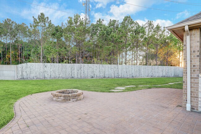 Building Photo - 632 Pedernales St