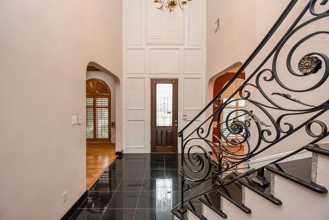 Building Photo - 3015 Bonnebridge Way Blvd