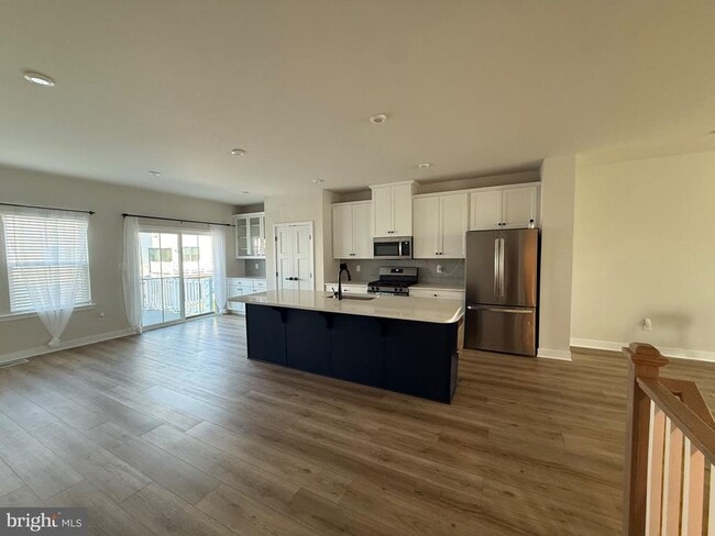 Building Photo - 3 Cinnamon Ln