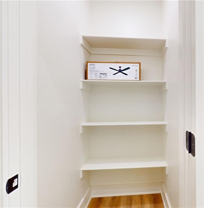 Building Photo - 510 W Olive St