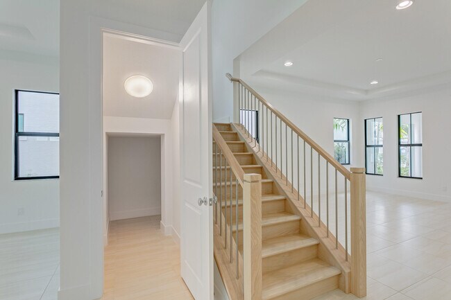 Building Photo - 13559 Artisan Cir