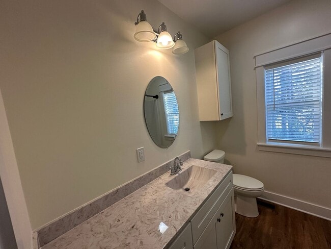 Building Photo - 2 Bed/2 Bath Long-Term Rental in Manteo!