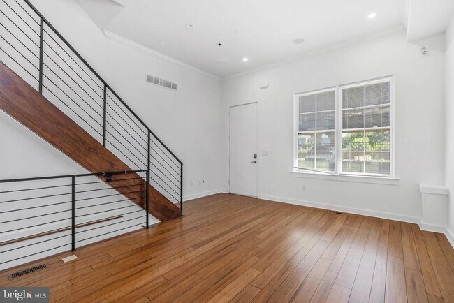 Building Photo - 1548 S 25th St