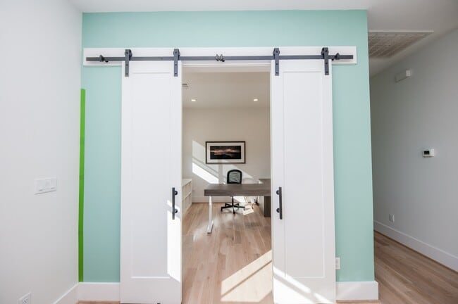 Building Photo - 2501 Julian St