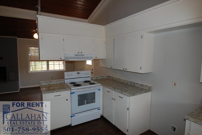 Building Photo - Benton 4 Bedroom Home Awesome Interior!!!