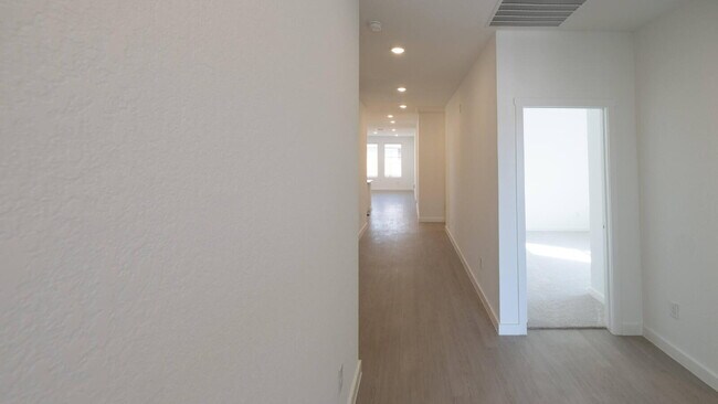 Building Photo - 9415 Dassler Spgs