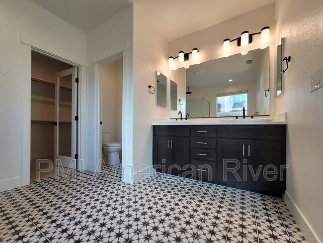 Building Photo - 12773 Tower Beach Way