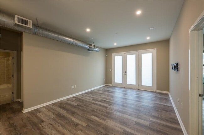 Building Photo - 5300 Peachtree Blvd