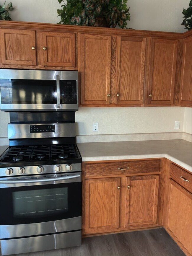 Building Photo - Charming 3BR 2BA w/ Attached Garage • Covered Patio in Pflugerville