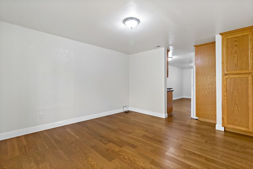 Building Photo - 2644 62nd Ave