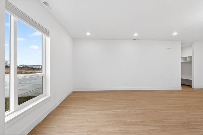 Building Photo - BRAND NEW TOWNHOME IN REXBURG WITH GARAGE