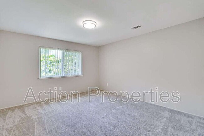 Building Photo - 1121 Garfield Ave