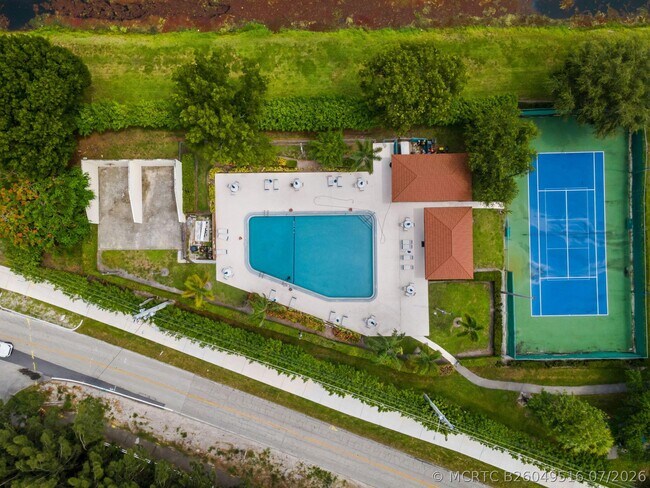 Building Photo - 1840 San Juan Dr