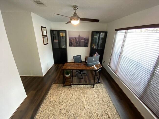 Building Photo - 8310 Spring Wind Dr